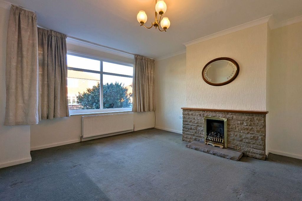 Property photo 2 of 25