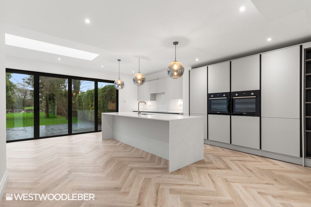 Property photo 2 of 27 Kingsmead_10