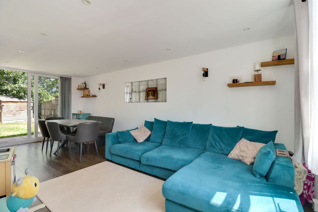 Property photo 2 of 15