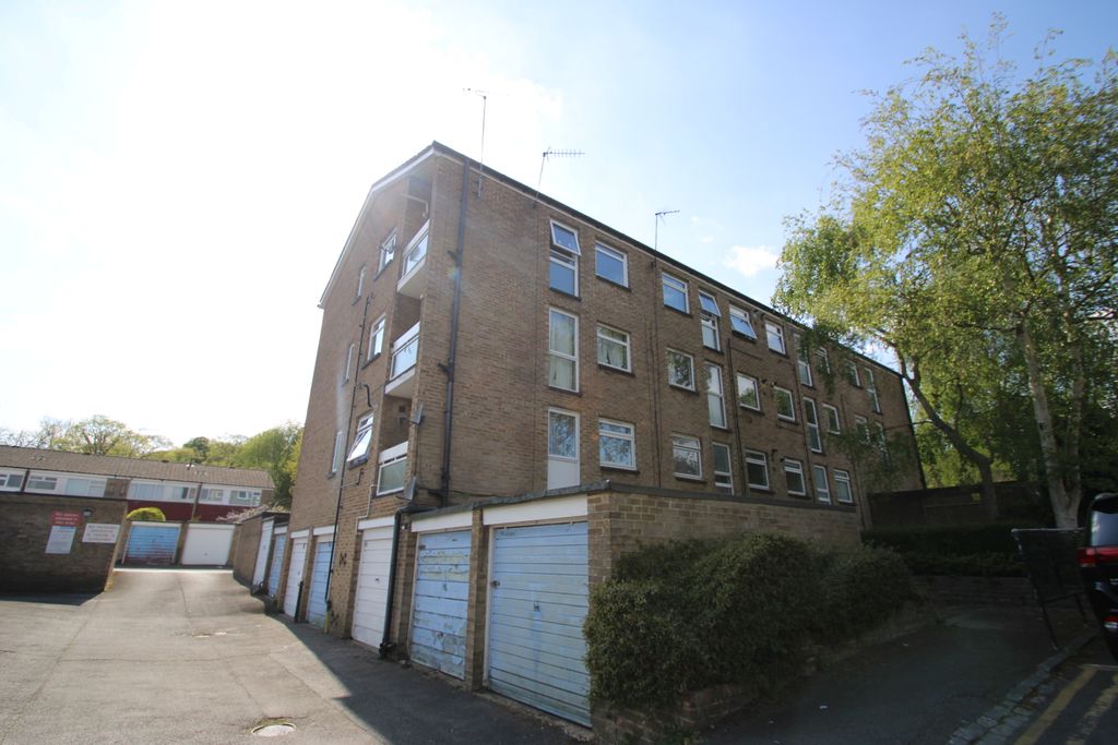 Property photo 1 of 2