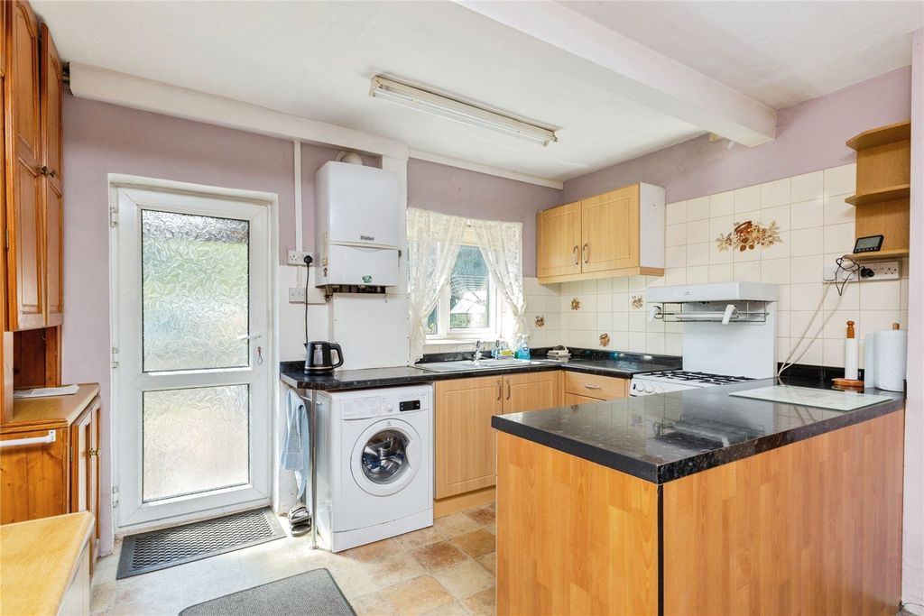 Property photo 2 of 19 Picture No. 11
