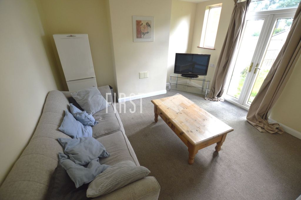 Property photo 1 of 10 Photo 12