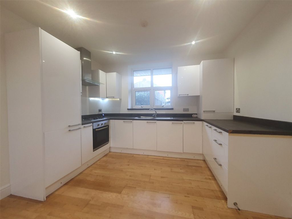 Property photo 2 of 11 Picture No. 54