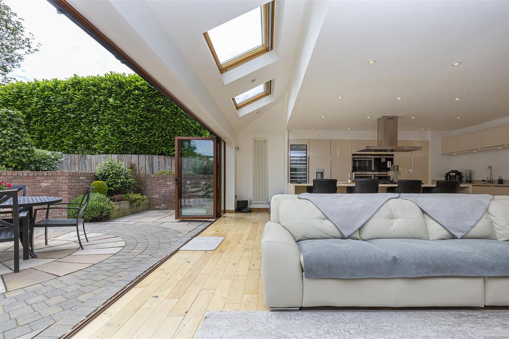 Property photo 3 of 29 82.Jpg