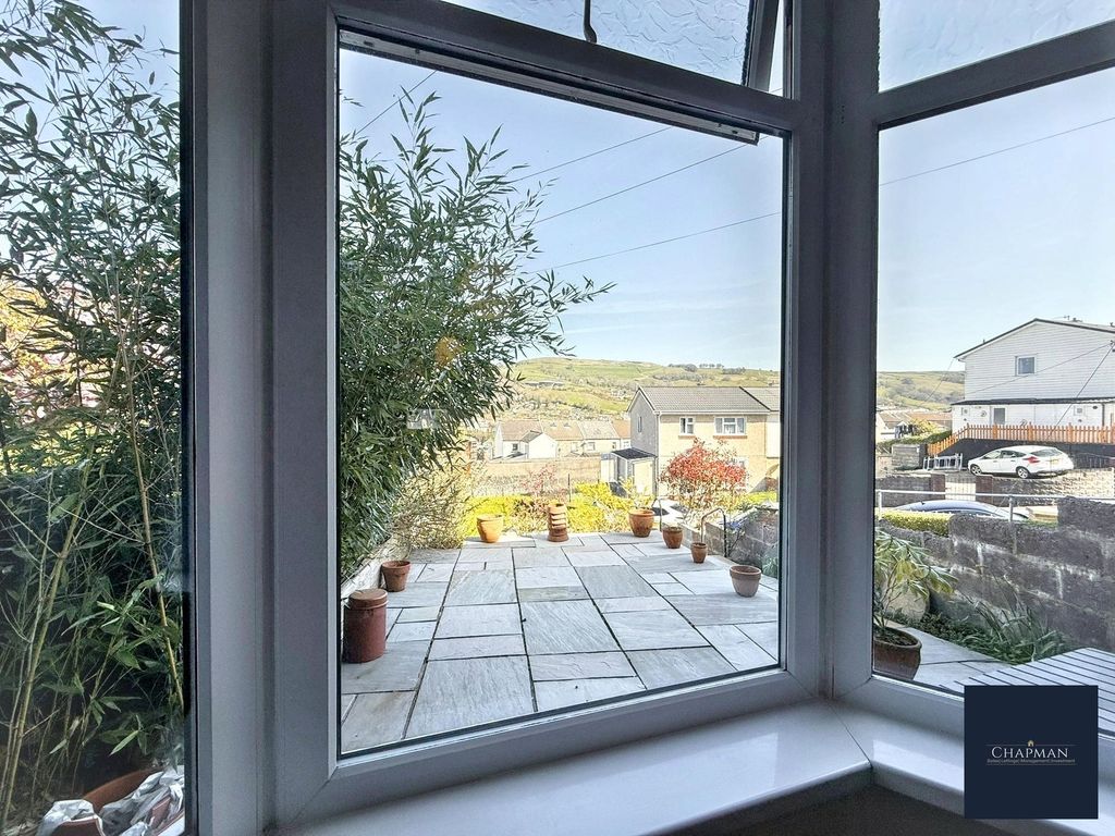 Property photo 3 of 27