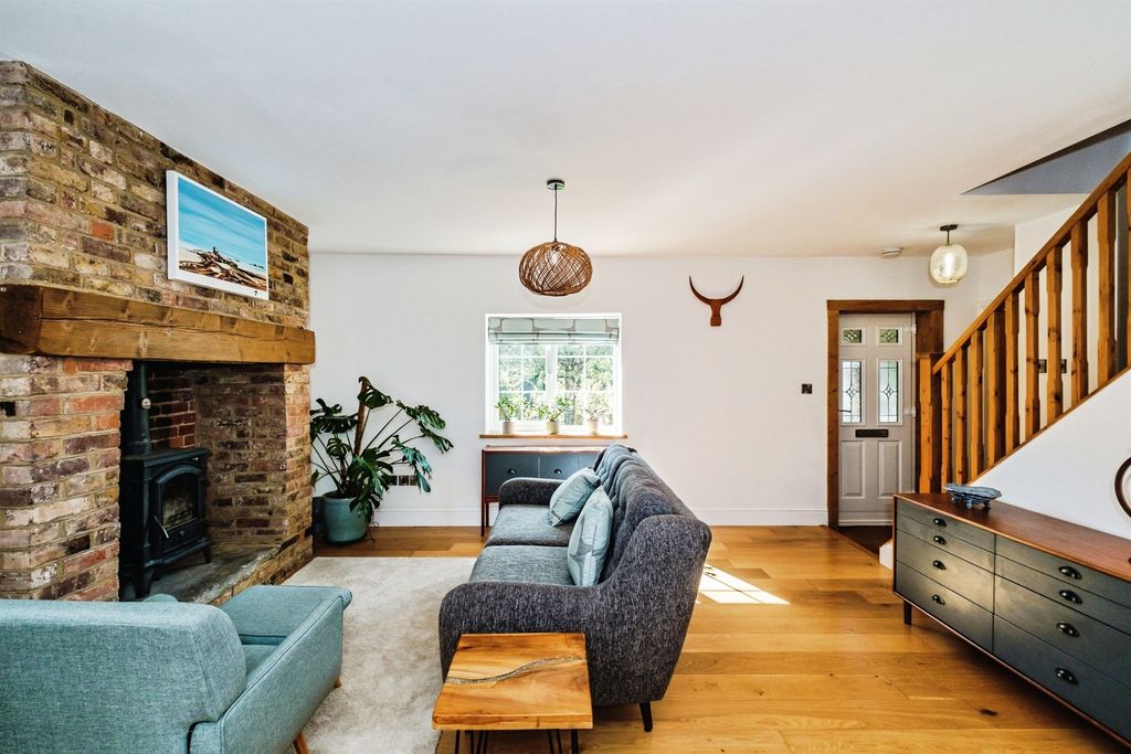 Property photo 3 of 26