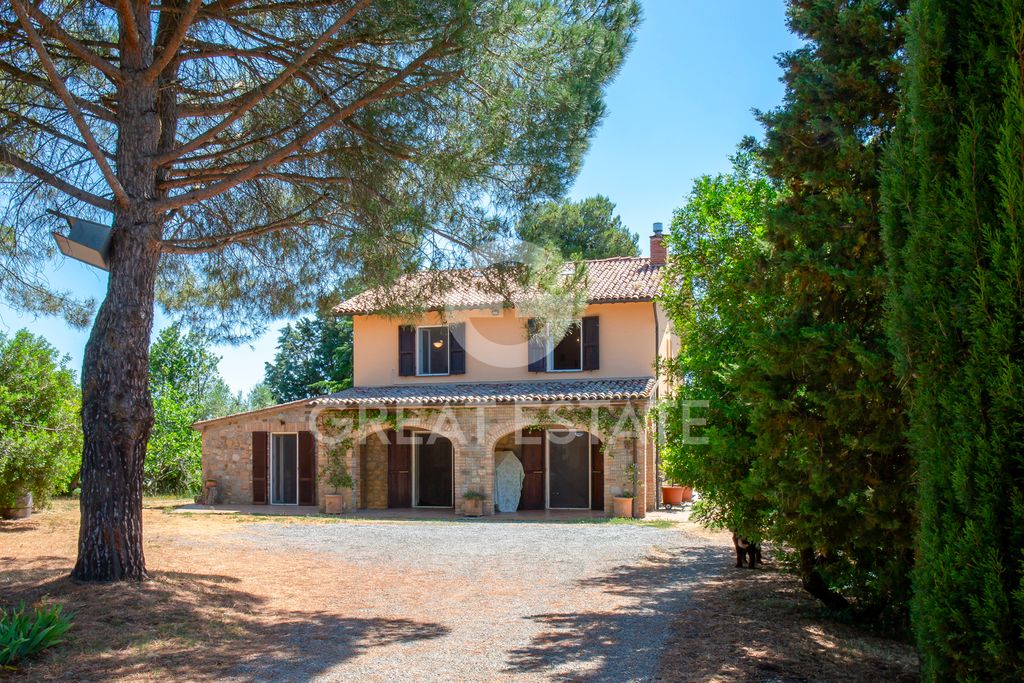 Property photo 1 of 32