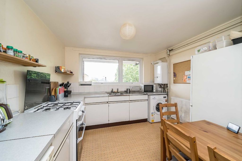 Property photo 3 of 5