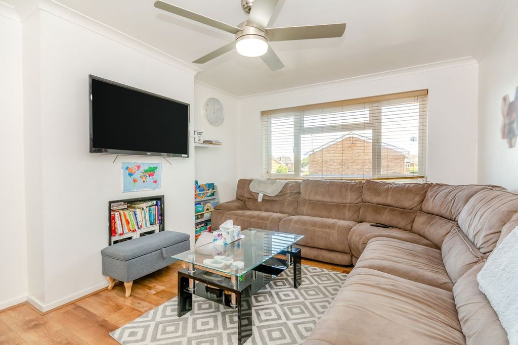 Property photo 2 of 16