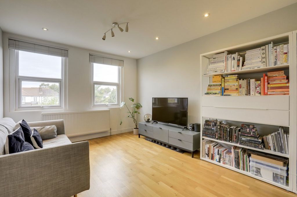 Property photo 2 of 10