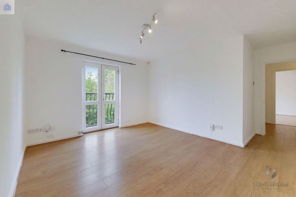 Property photo 3 of 11 4_Reception-0