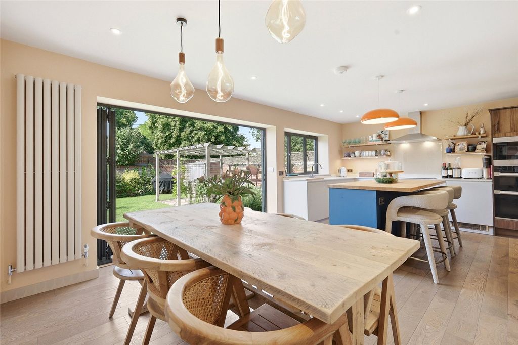 Property photo 2 of 27 Kitchen/Dining