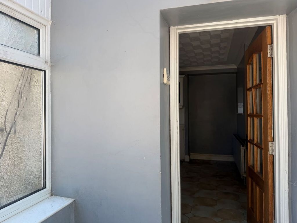 Property photo 2 of 30