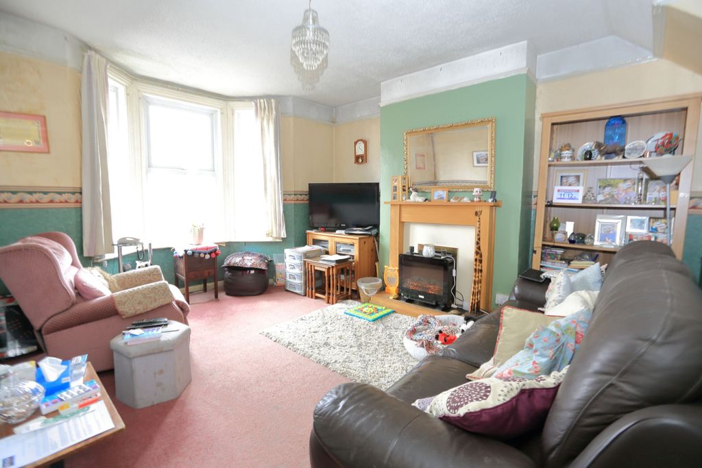 Property photo 3 of 18