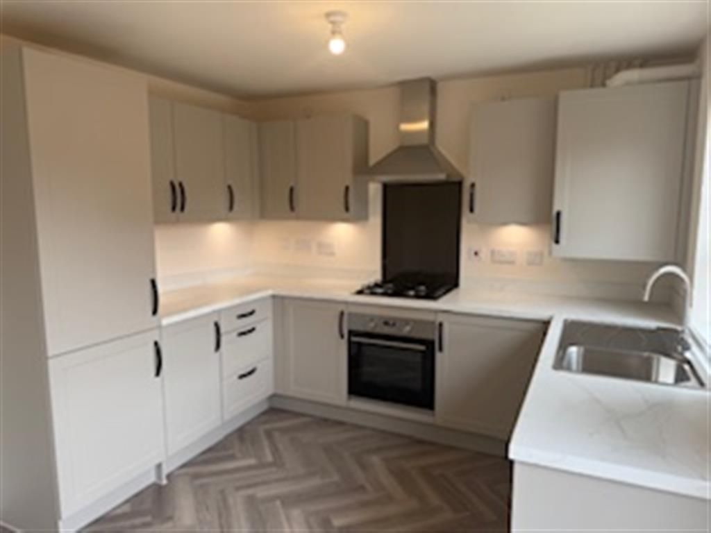 Property photo 1 of 11 Kitchen