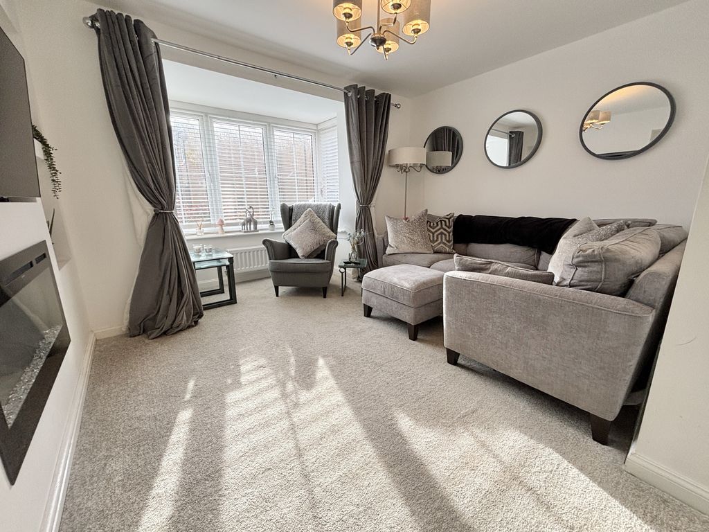 Property photo 3 of 27