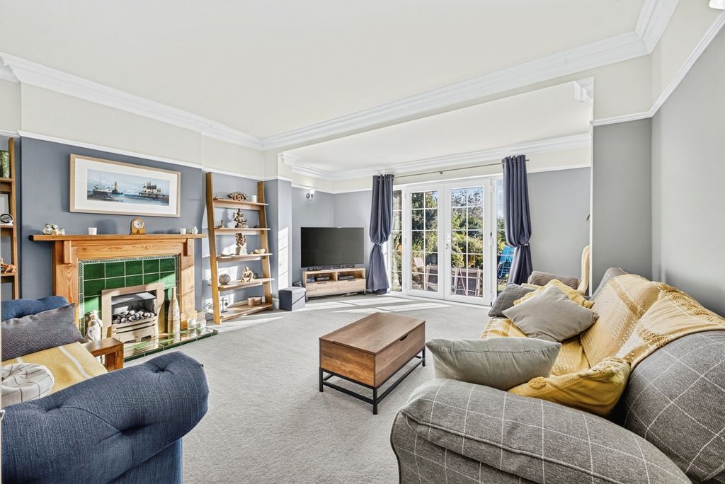 Property photo 3 of 21 Pbox-Img.Jpg