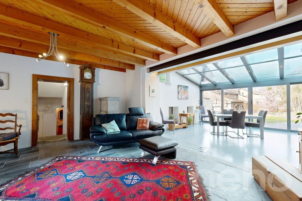 Property photo 3 of 12