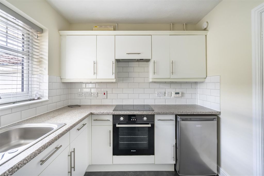 Property photo 3 of 12 11th-5.Jpg