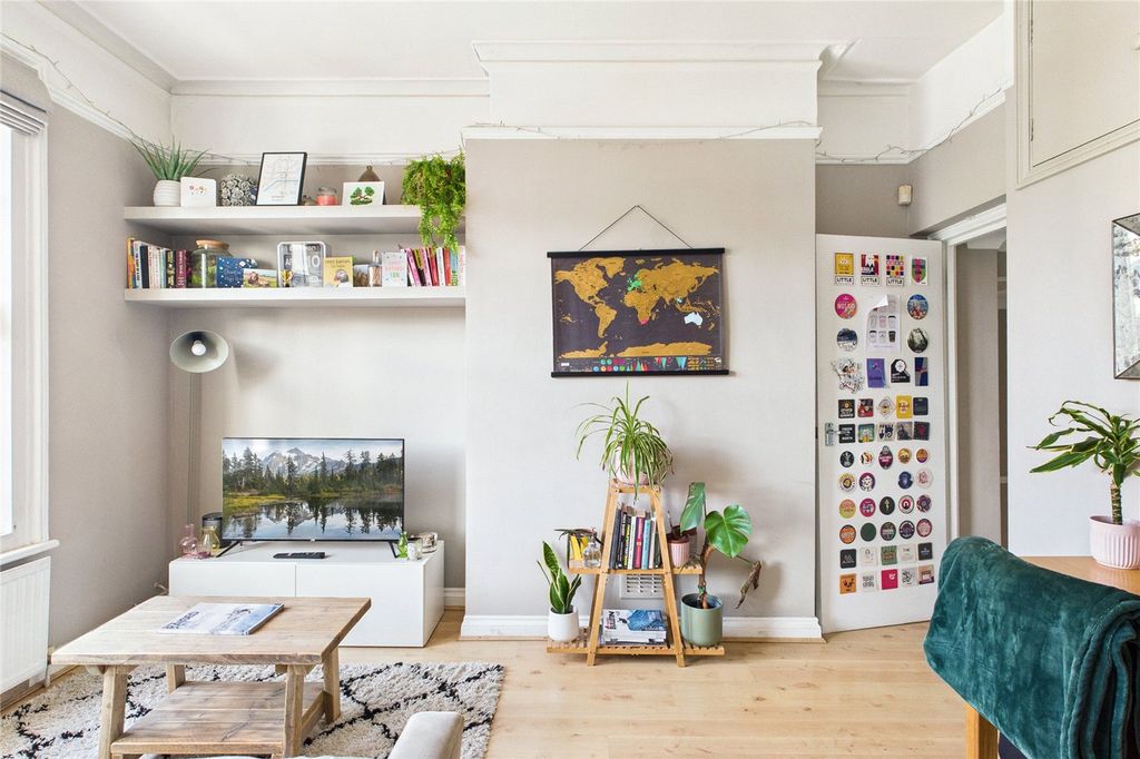 Property photo 3 of 8 Picture No. 04