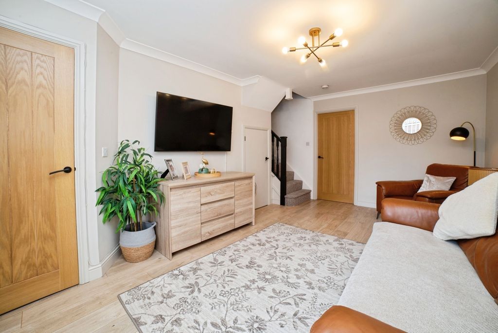 Property photo 2 of 19 Pbox-Img.Jpg