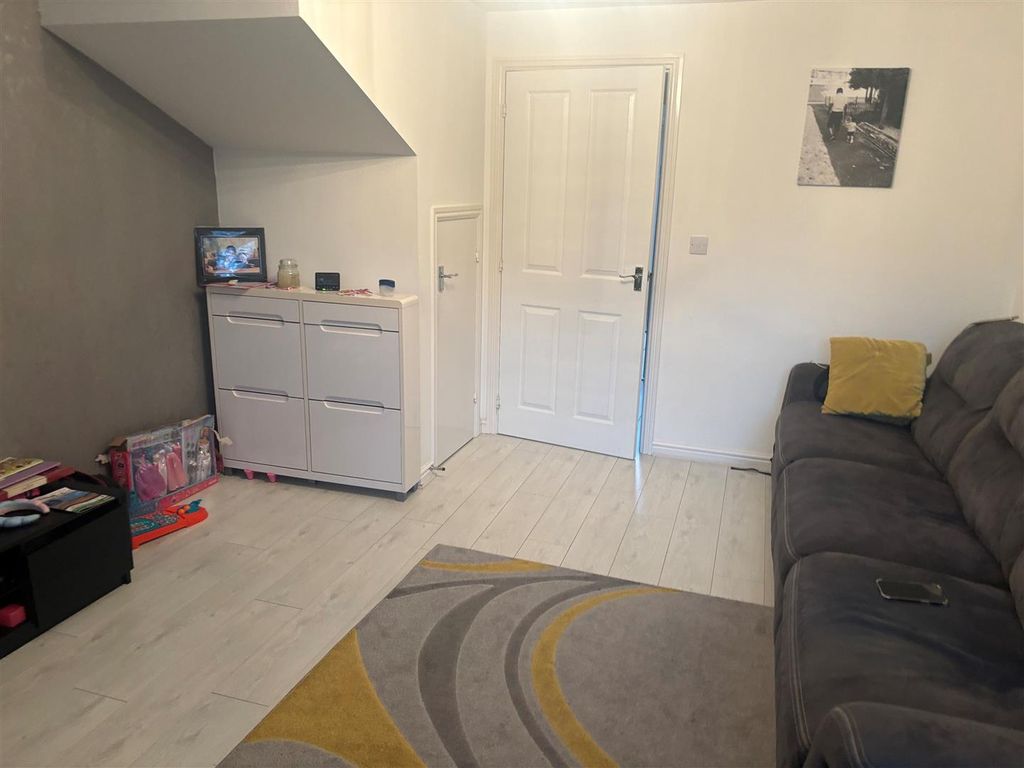Property photo 3 of 13 Lounge 1.Jpg