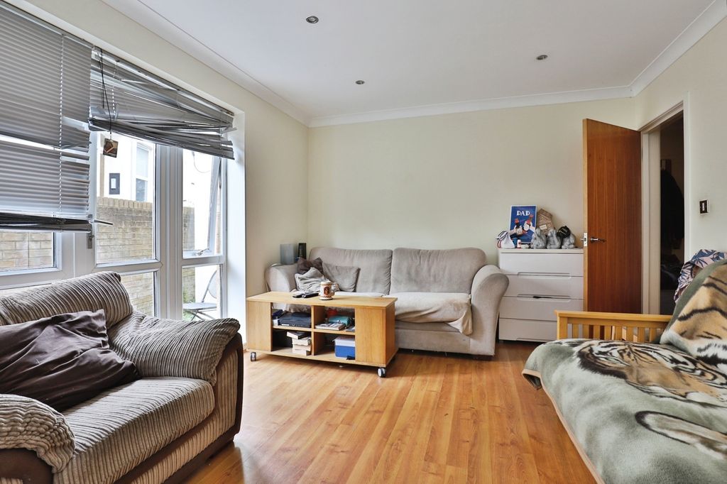 Property photo 2 of 17 Photo