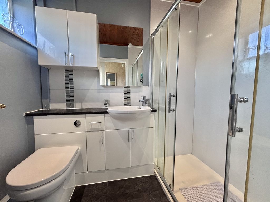 Property photo 3 of 11 Shower Room