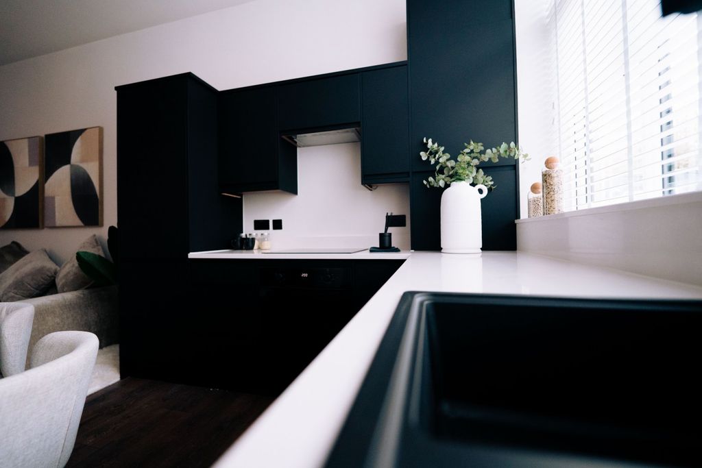 Property photo 3 of 15 Apartment 3