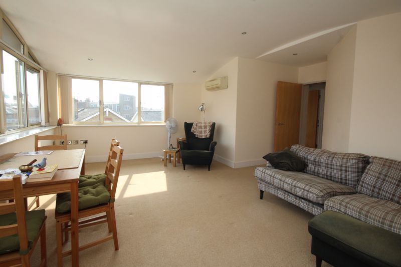 Property photo 2 of 12 Photo 6