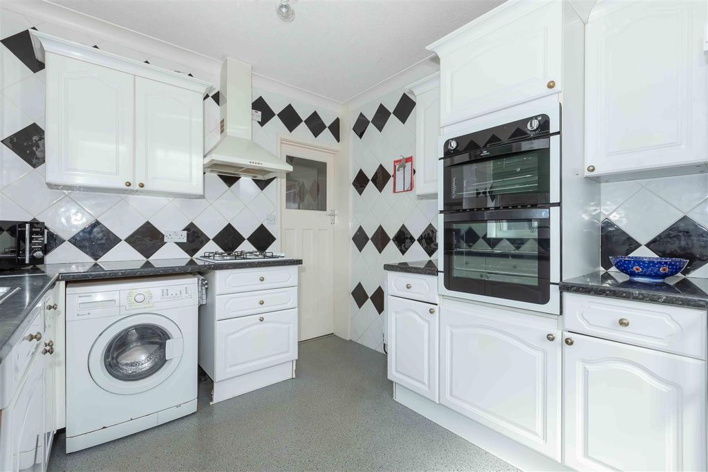 Property photo 3 of 12 Sackville Crescent_4.Jpg