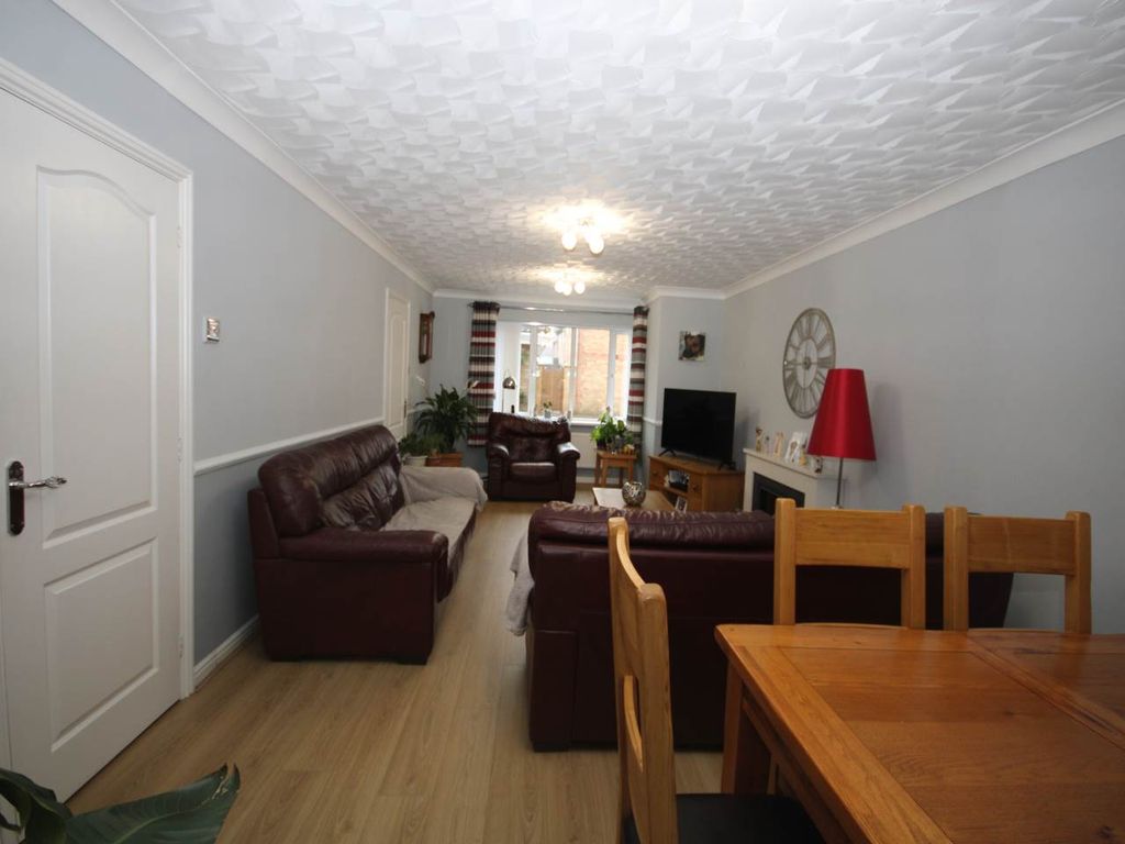 Property photo 2 of 20 Lounge