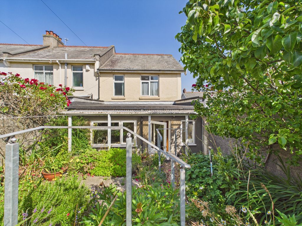 Property photo 2 of 28