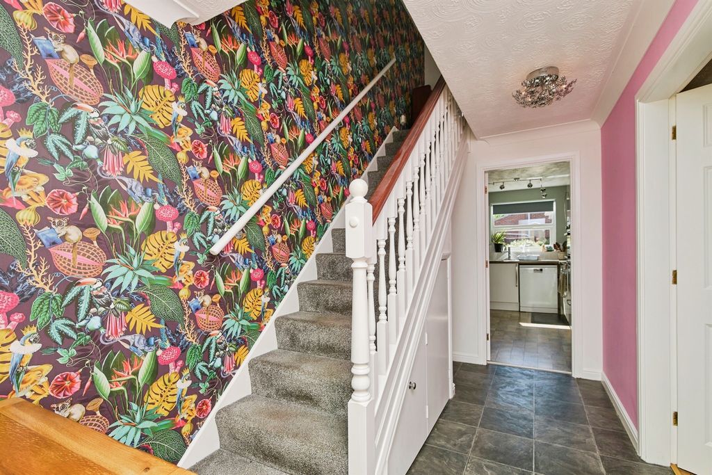 Property photo 2 of 22