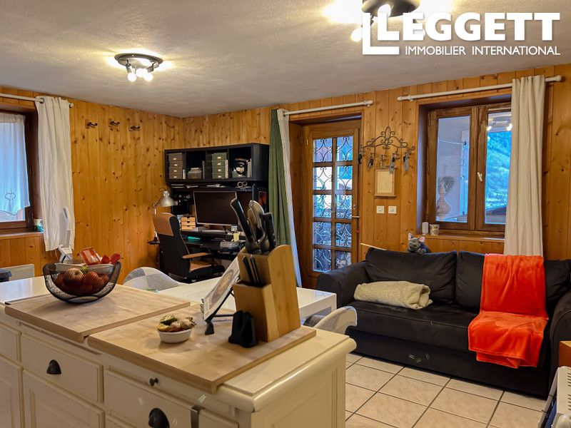 Property photo 1 of 5