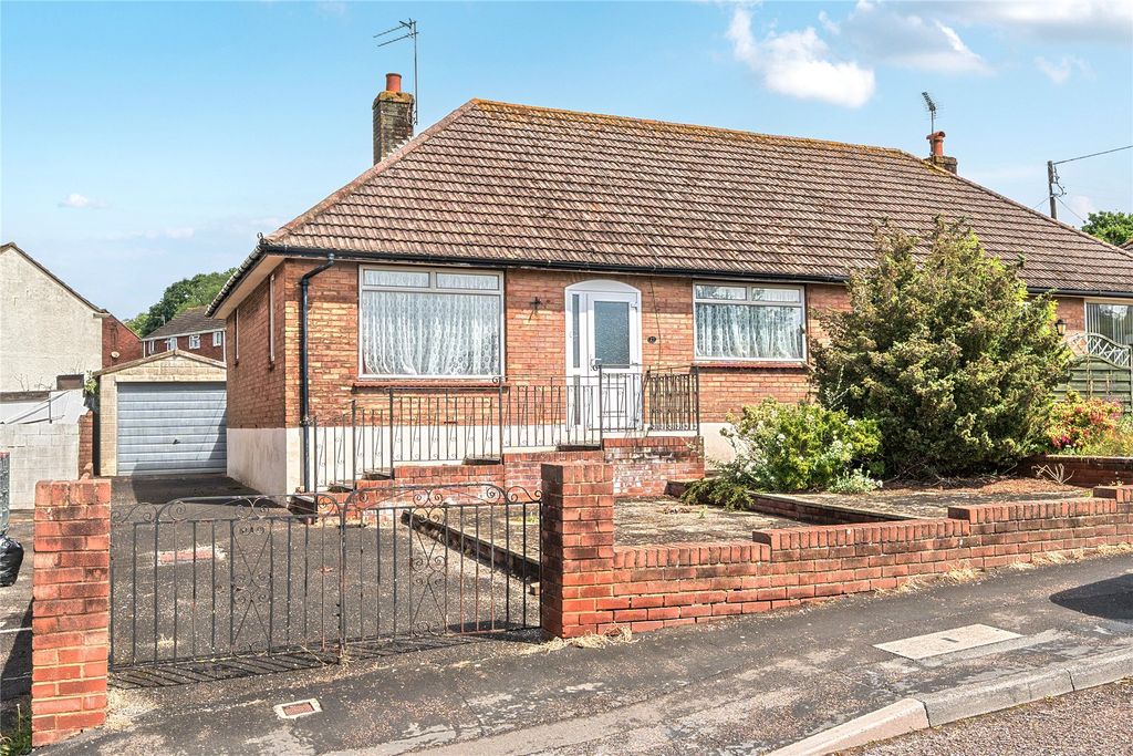 Property photo 1 of 18 Outside