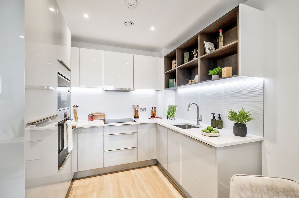 Property photo 3 of 17 1B Showhome