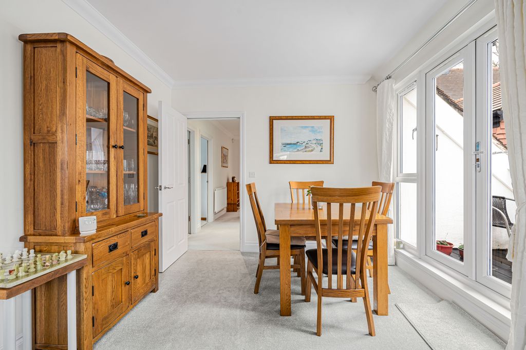 Additional image 5 of 2 bed flat for saleMerritts Meadow, Petersfield, Hampshire GU31