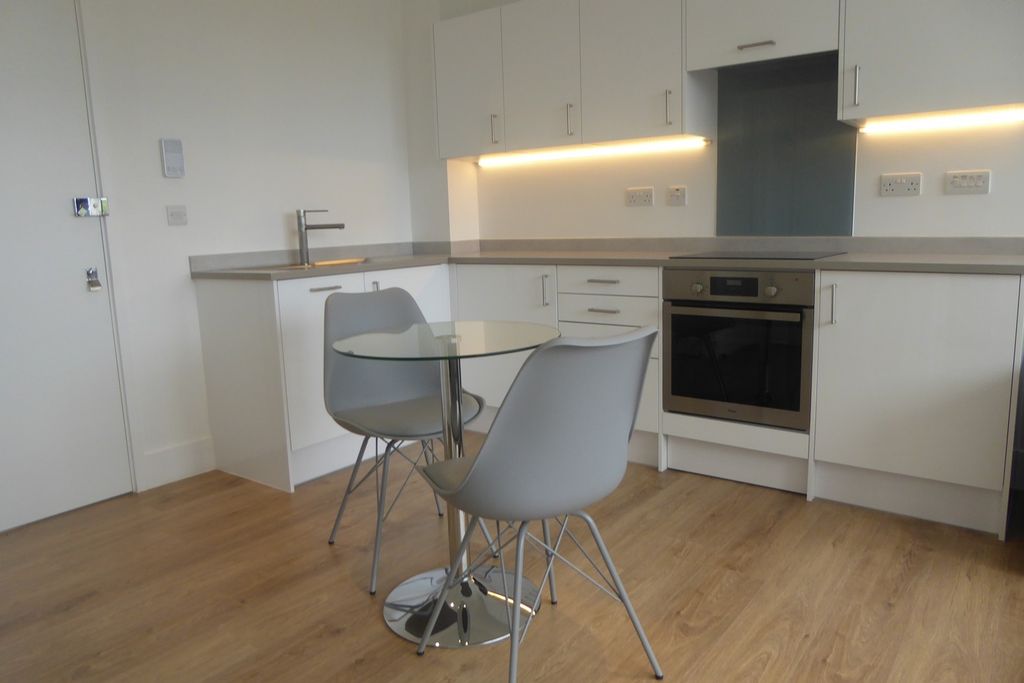 Property photo 2 of 7 Kitchen