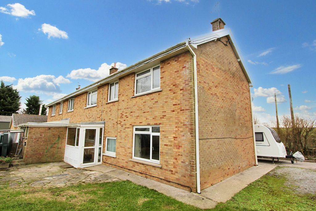 Property photo 1 of 27