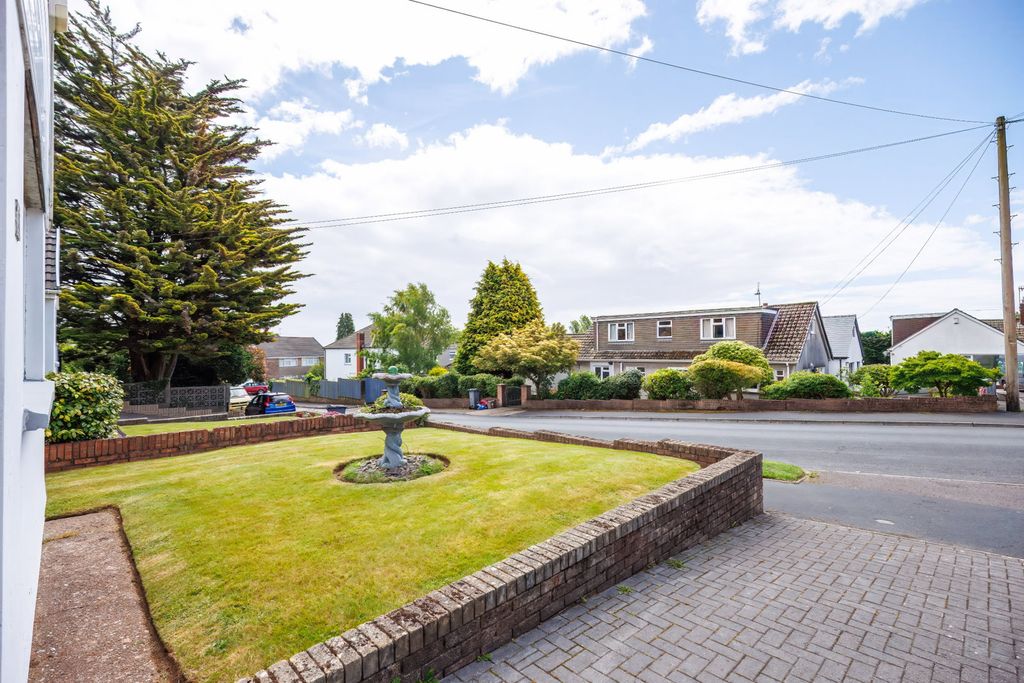 Property photo 3 of 33