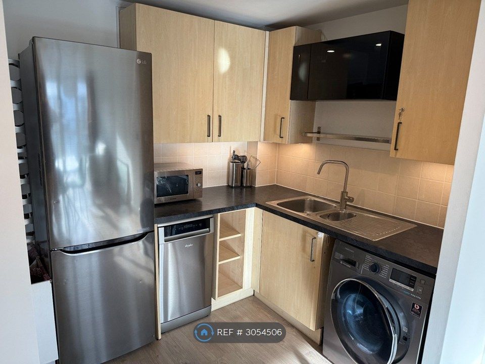 Property photo 3 of 13 Kitchen