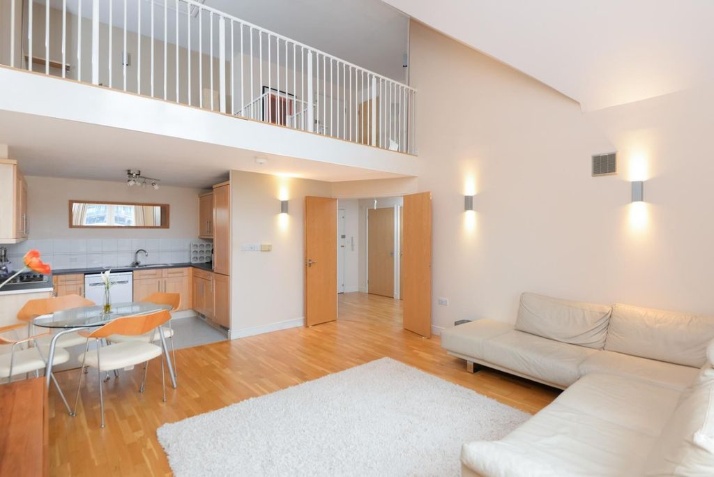 Property photo 3 of 11 4979048