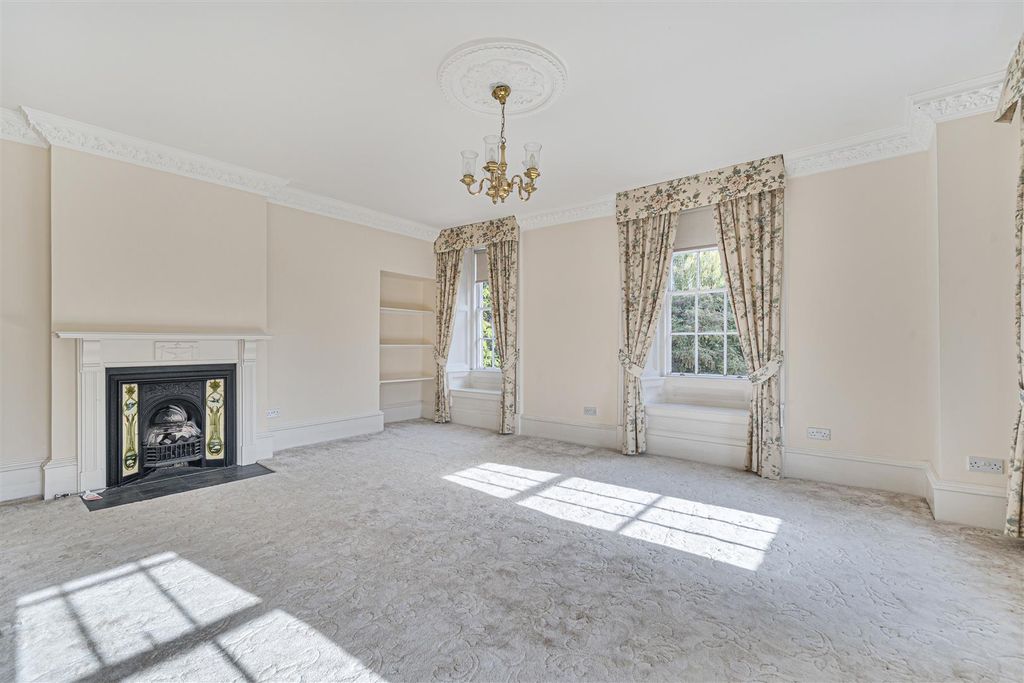 Property photo 3 of 19 1361262-10-68Dd57022Ef13.Jpg