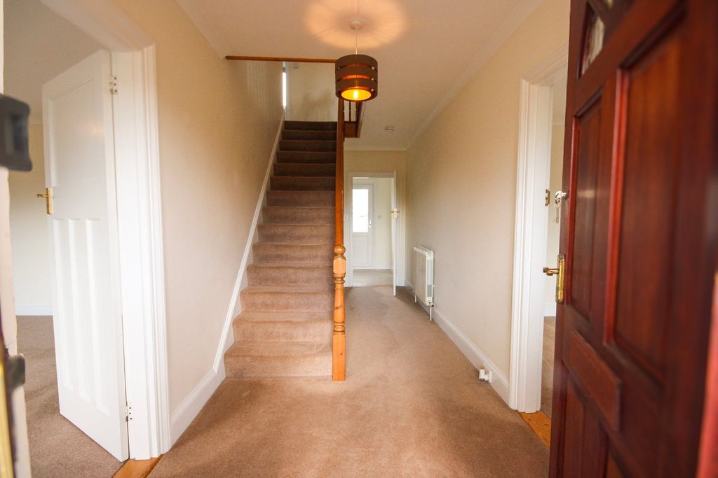 Property photo 3 of 23