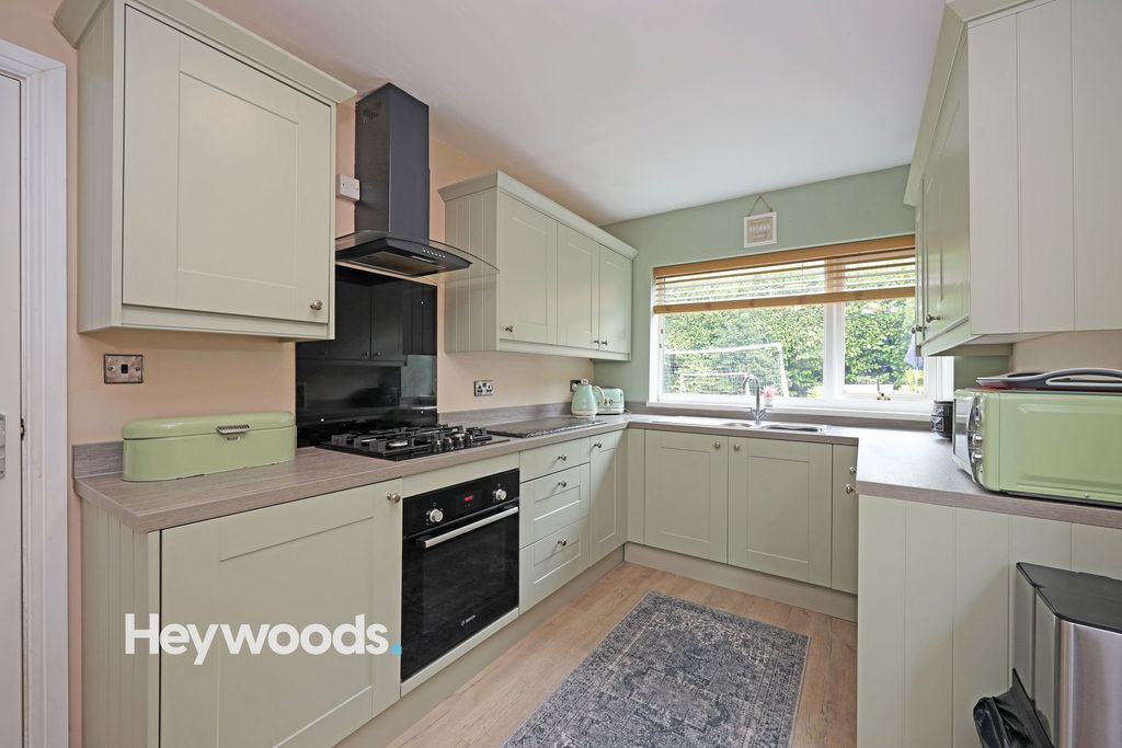 Property photo 2 of 34