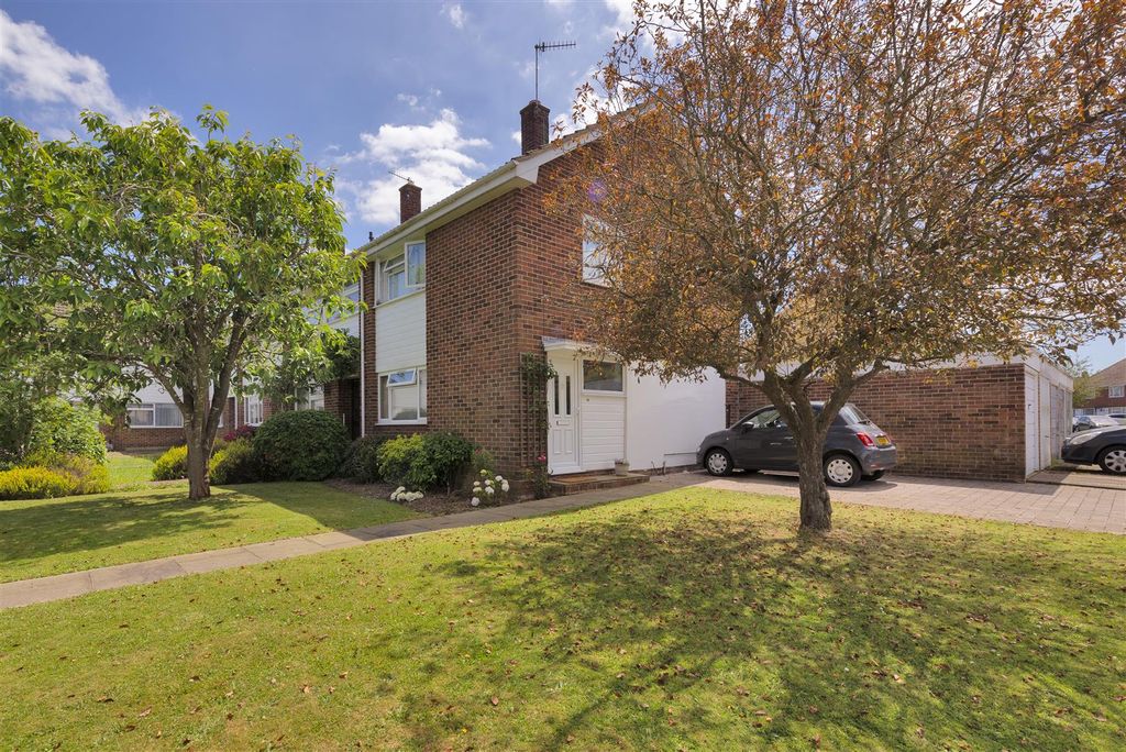 Property photo 1 of 15 14Forest01.Jpg