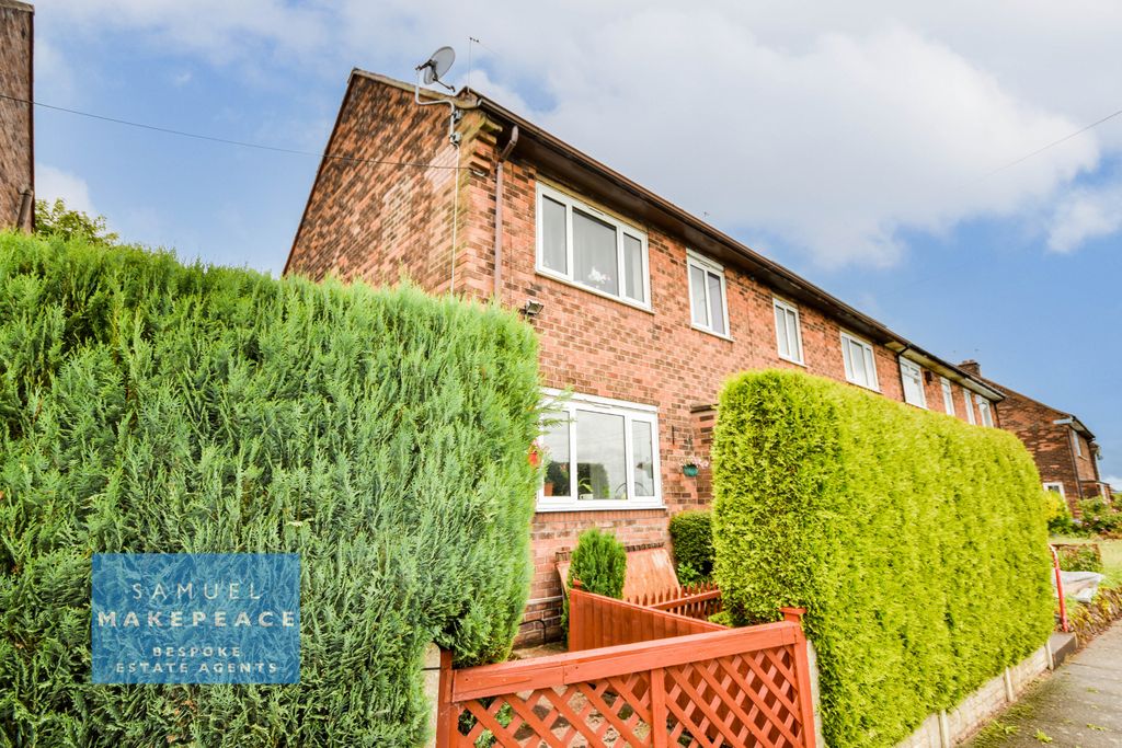 Property photo 1 of 12 Three Bedroom Town House Property - Investment Opportunity!