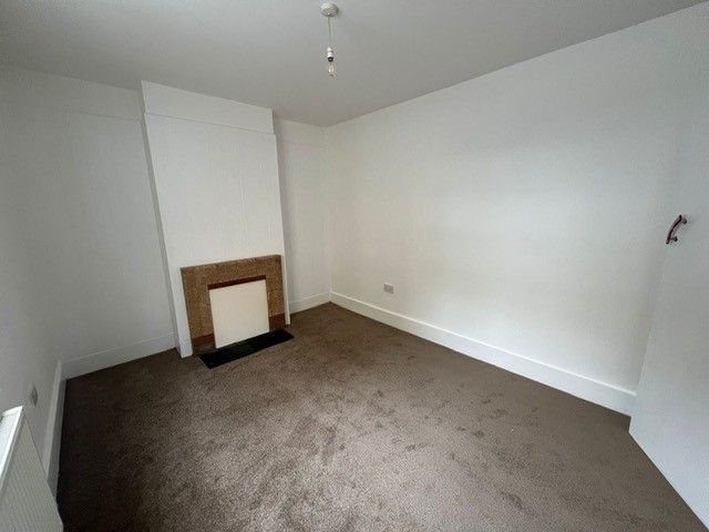 Property photo 1 of 7 Living Room