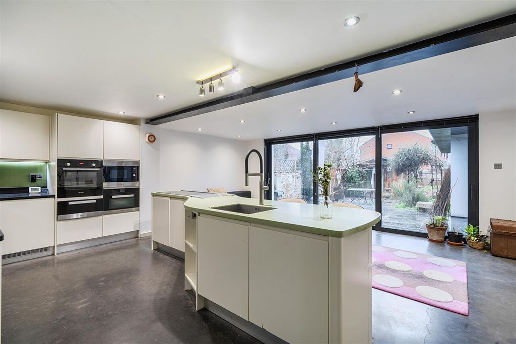 Property photo 2 of 30 1402357-18-69710B569Fb17.Jpg